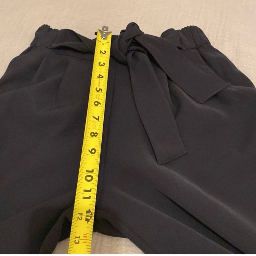 Lululemon athletica Noir Woven black pants . Size 4 Very good condition - Picture 9 of 10